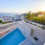 Villa Rosemary East